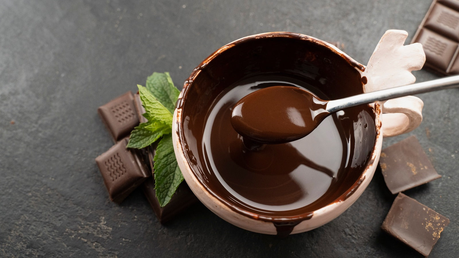 Cara Melelehkan Cokelat dengan Benar